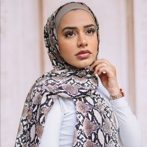 Meet your Posher, Yamina